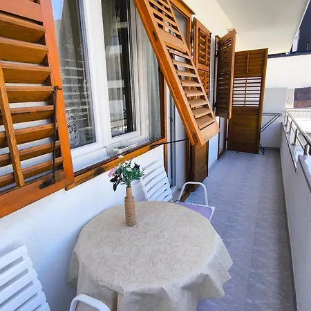 Iva Apartment Baska Voda